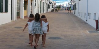 Familienurlaub auf Menorca Kinder auf Menorca