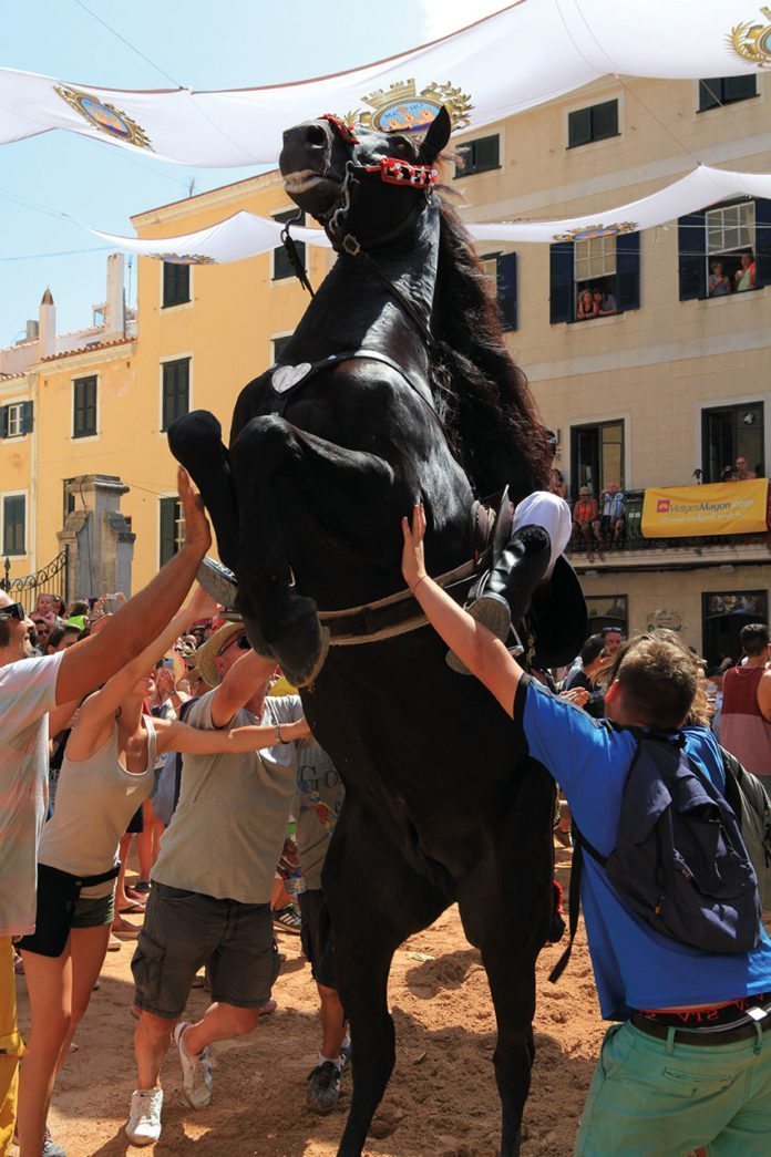 Pferdeshow bei Festumzug, Kalmar, Menorca