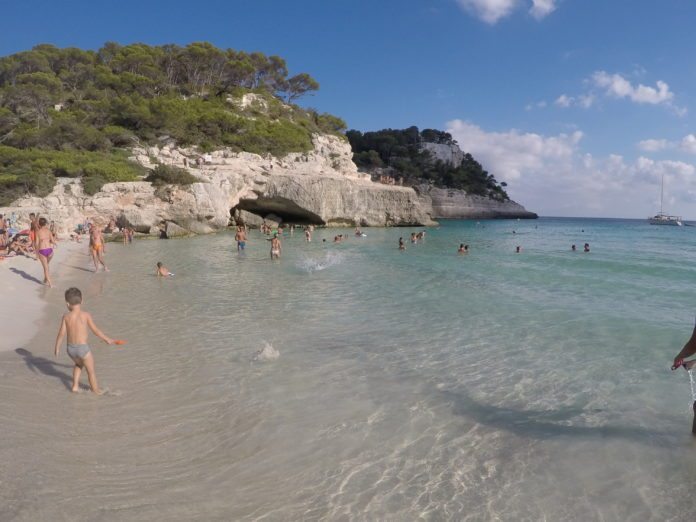Cala Mitjana Strand imm Süden Menorcas